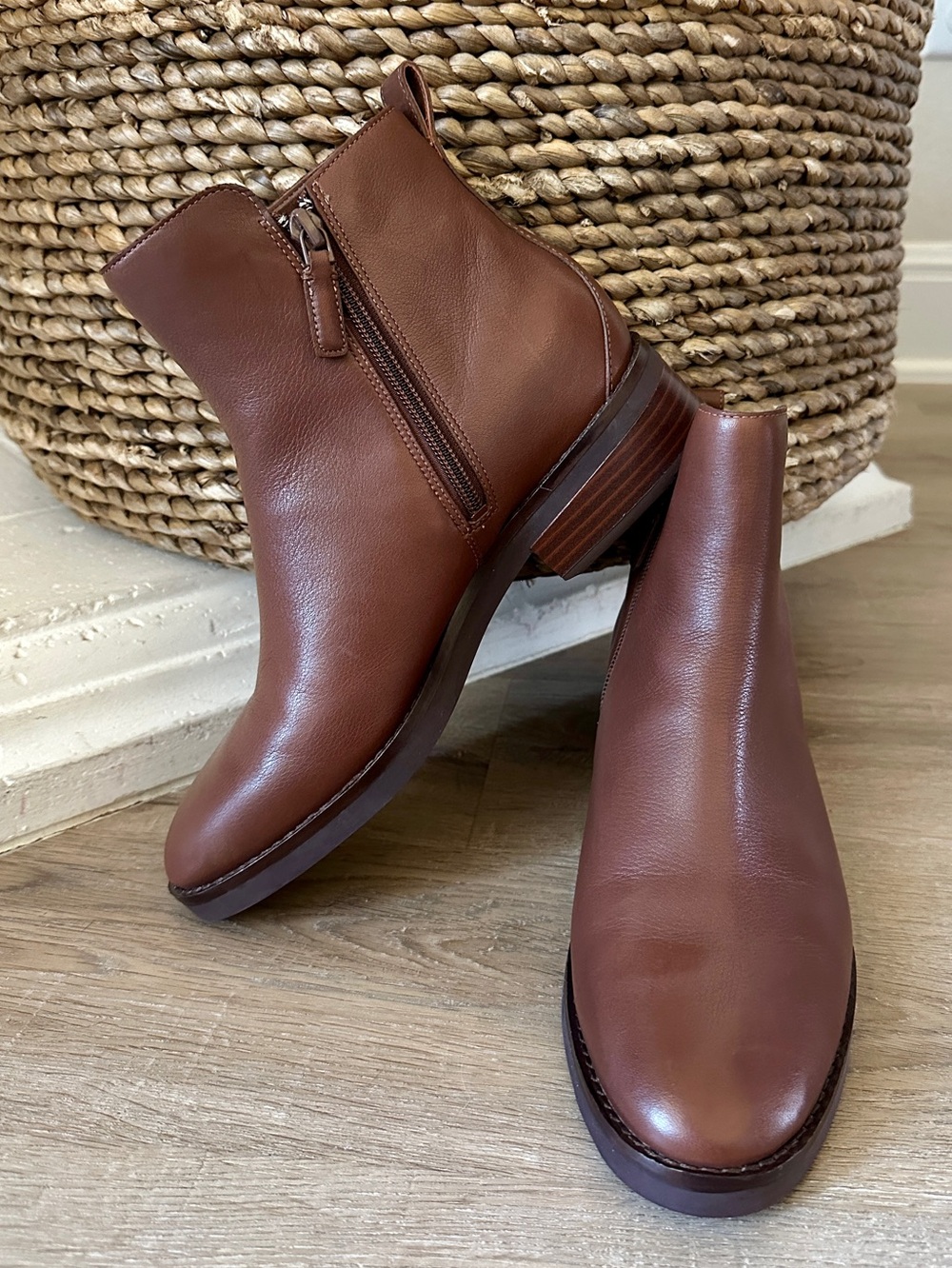 Cole Haan Chestnut Brown Leather Side-Zip Ankle Boots | 7.5B